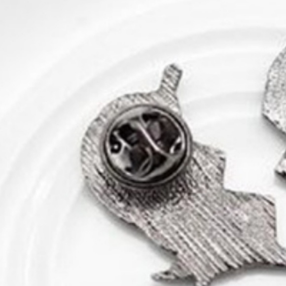 Cute Crystal Pin - Picture 4 of 4